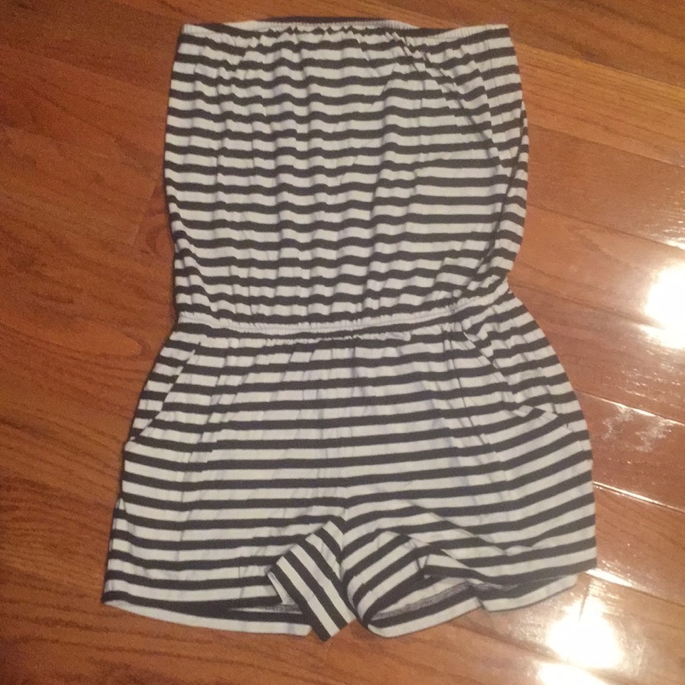 Strapless romper